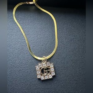 GUCCI Pendant with diamond and Necklace!